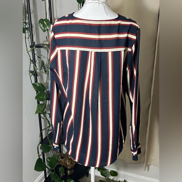 Gilli Women’s Deep Cut Blouse - Picture 3 of 3